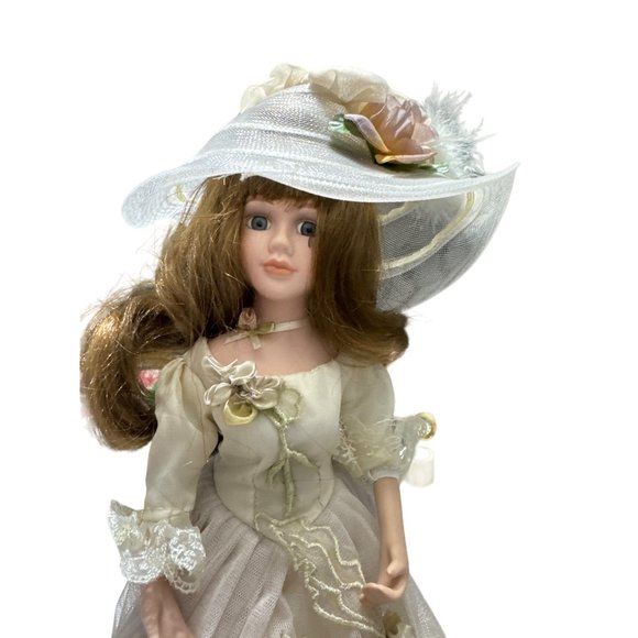 Cathay Collection Victorian Porcelain Doll 16 in Virginia Light Green and Purple - Picture 10 of 11